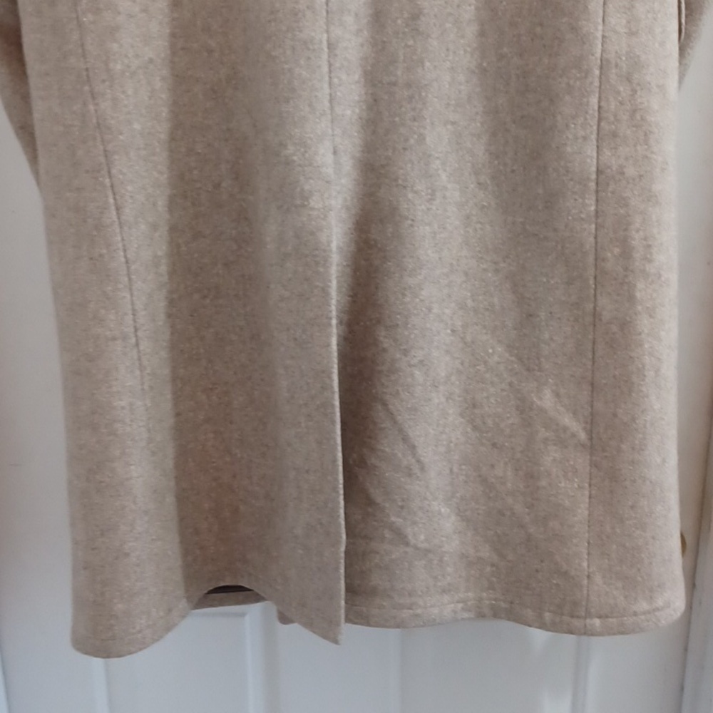 Elegant Tan Double-Breasted Trench Coat - Picture 12 of 13